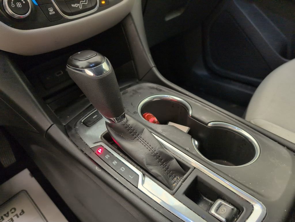 Used 2020 Chevrolet Equinox LT image 32