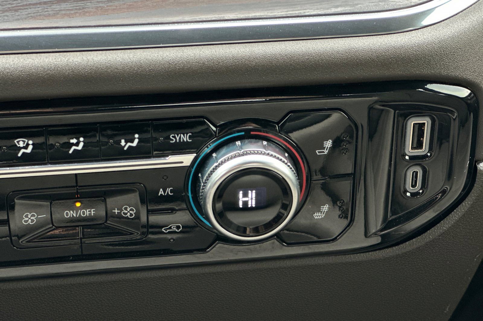 Used 2025 GMC Sierra 1500 SLT image 28