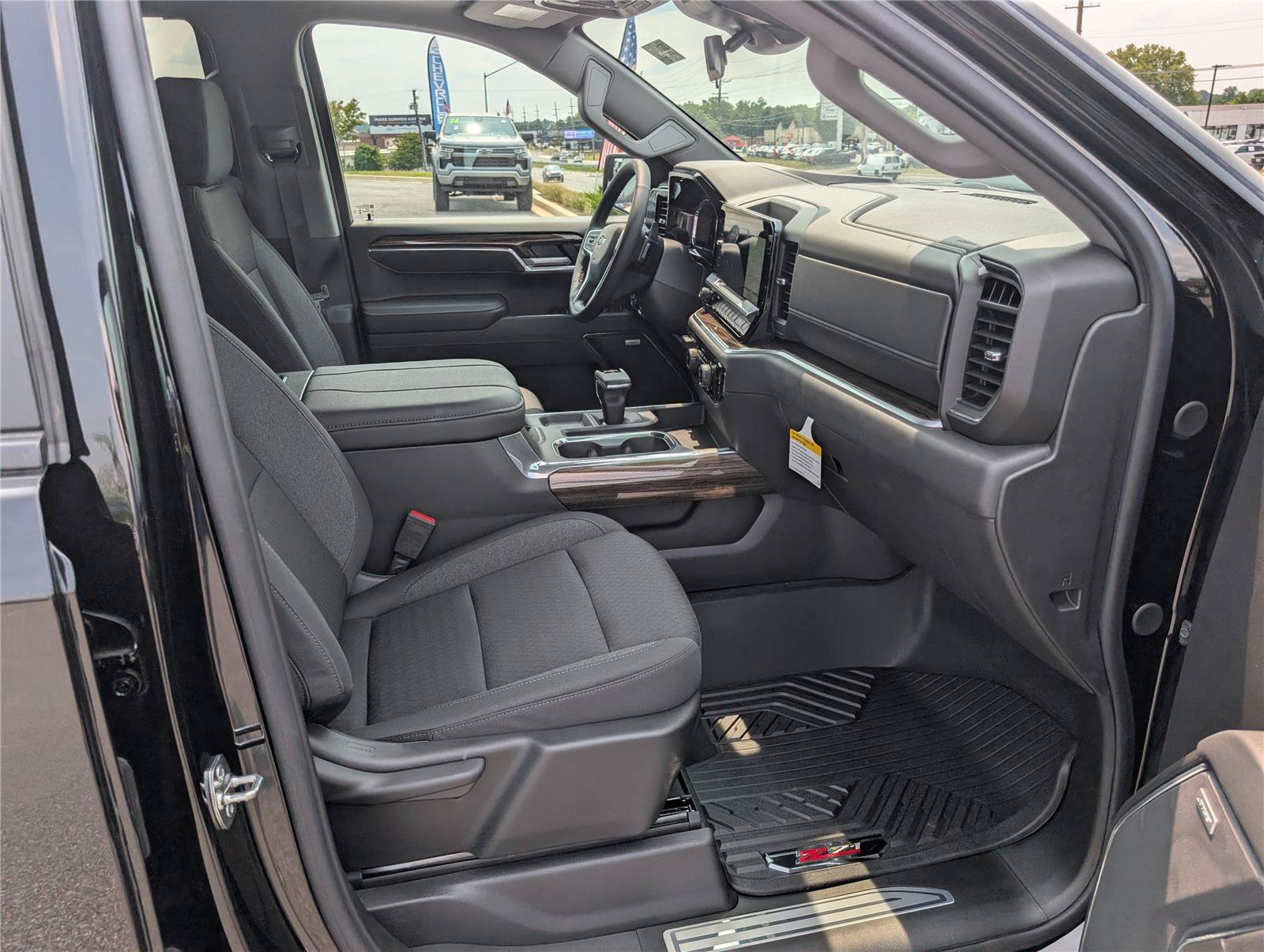 New 2026 Chevrolet Silverado 1500 LT Trail Boss w/ Convenience Package II AWD/4WD image 7