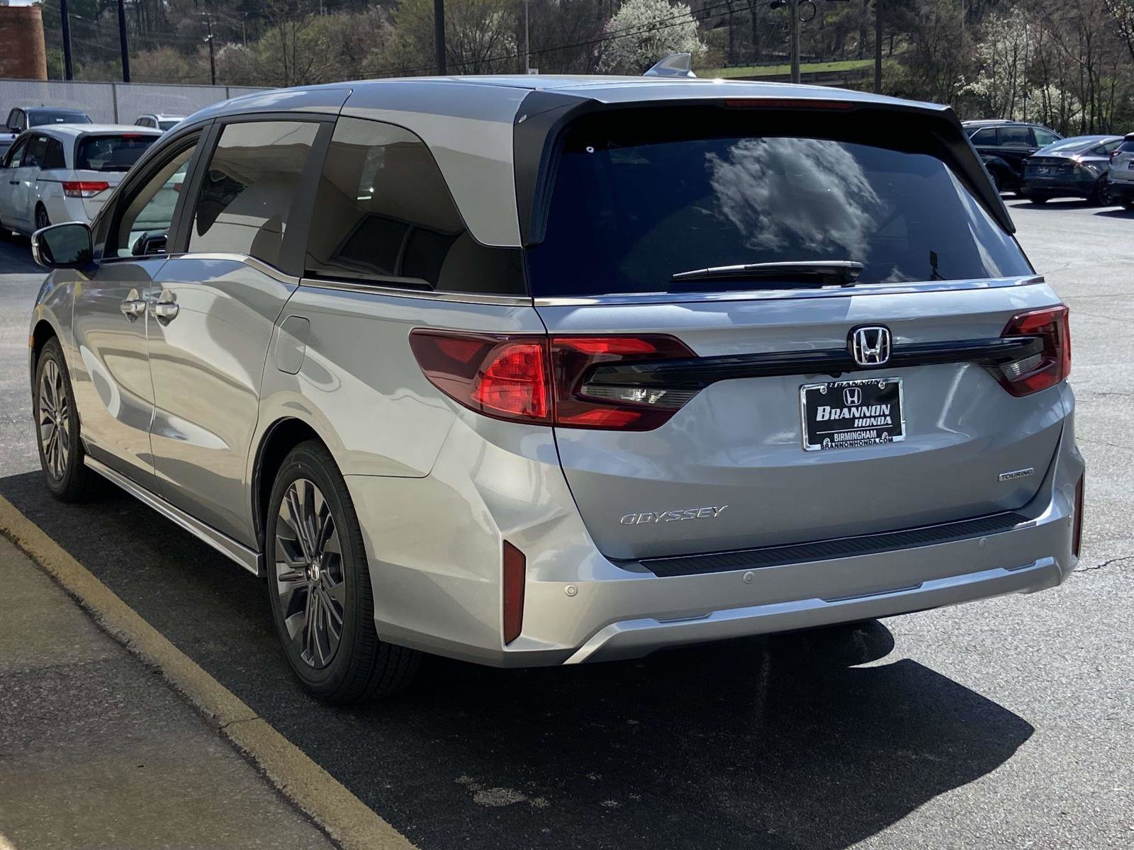 New 2026 Honda Odyssey Touring image 3