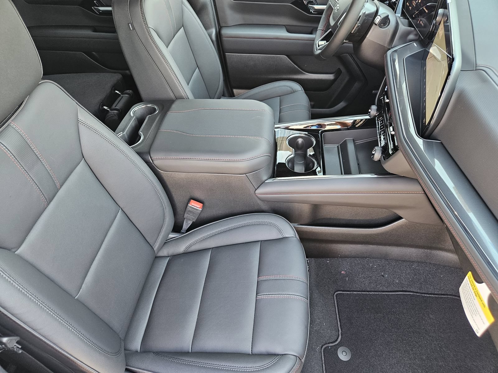 New 2026 Chevrolet Suburban RST AWD/4WD image 16