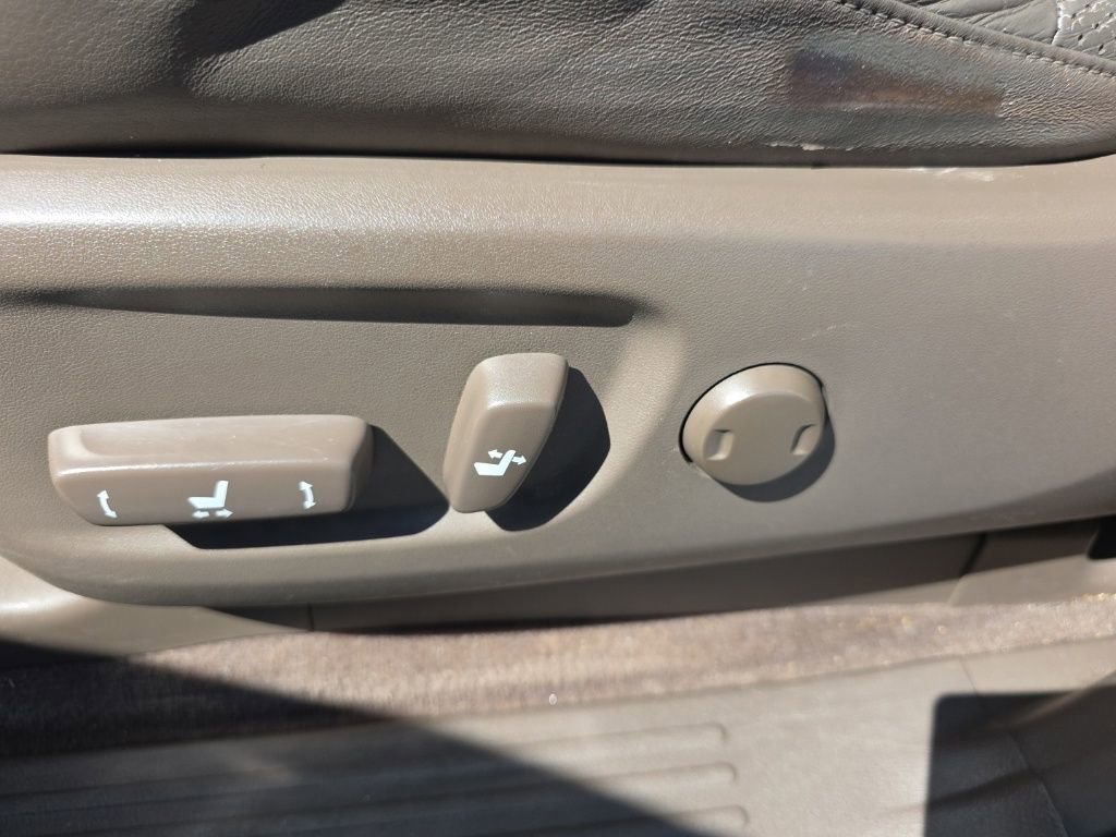 Used 2011 Lexus GX 460 w/ Comfort Plus Pkg image 24