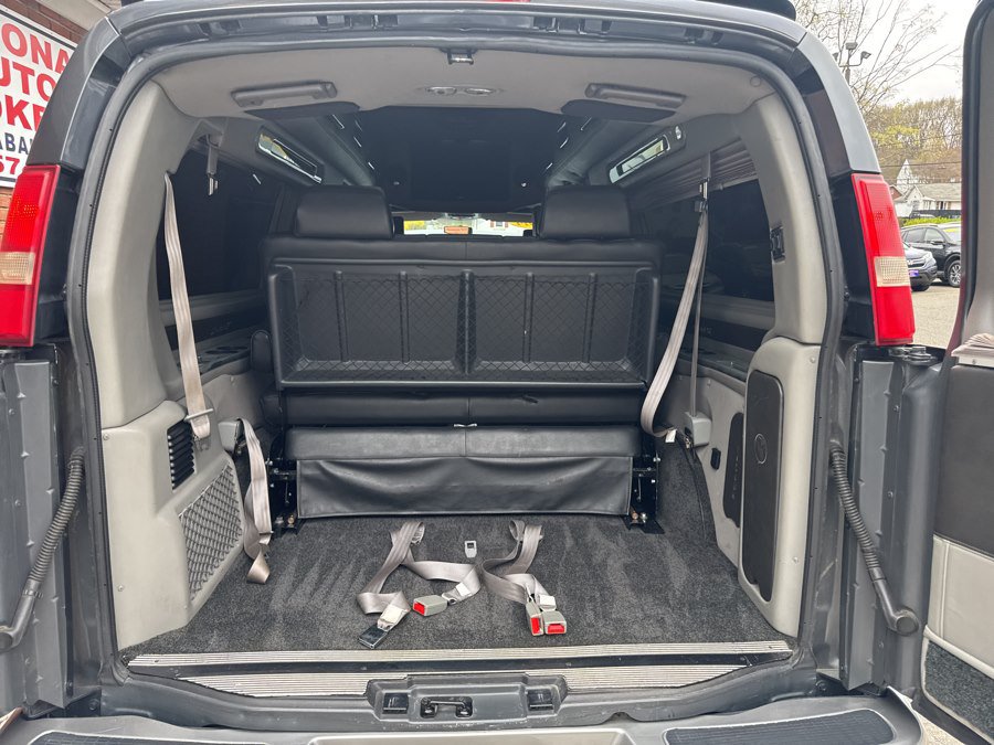 Used 2014 Chevrolet Express 2500 Extended RWD image 48