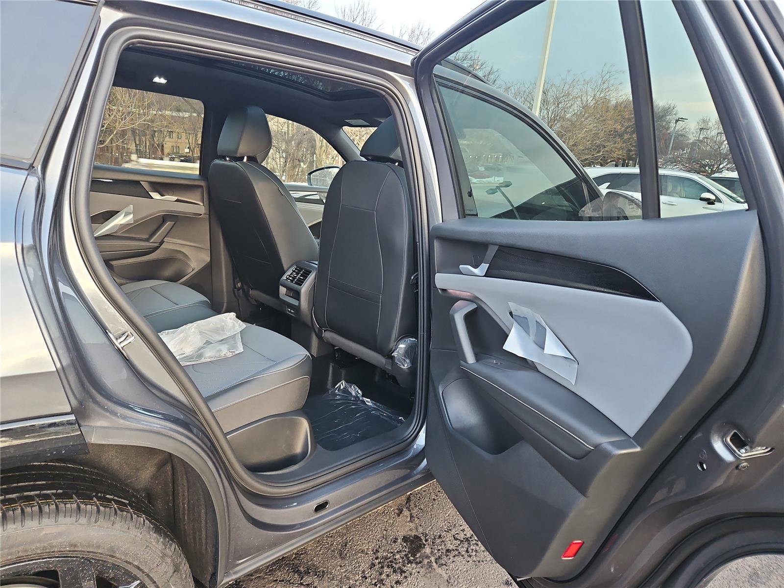 New 2026 Volkswagen Tiguan SE R-Line image 29