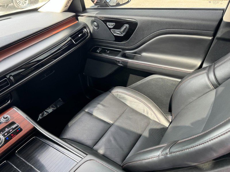 Used 2022 Lincoln Aviator Reserve w/ Equipment Group 201A image 11
