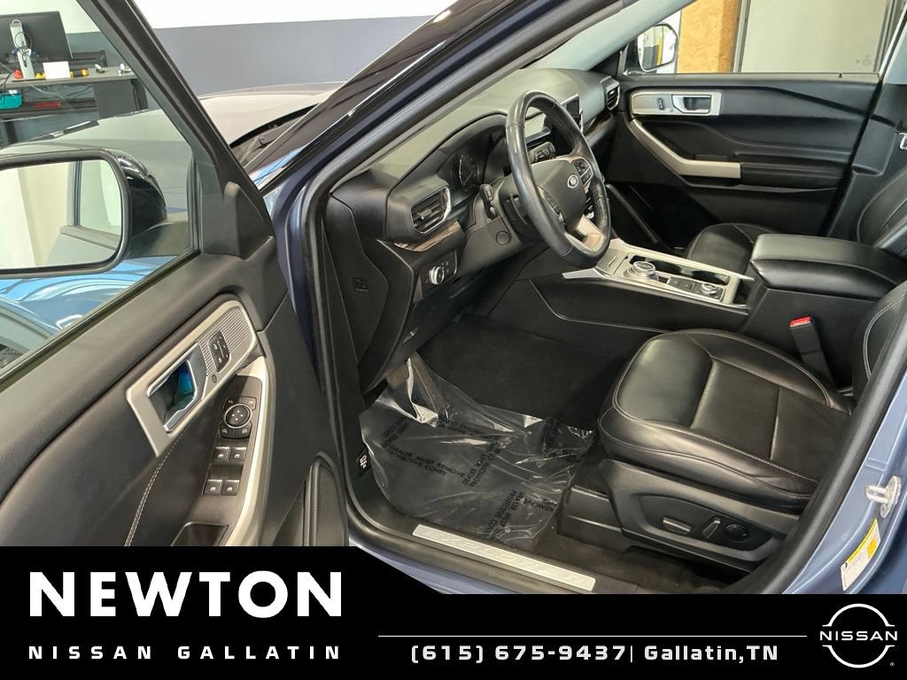 Used 2021 Ford Explorer Limited w/ Equipment Group 301A AWD/4WD image 6
