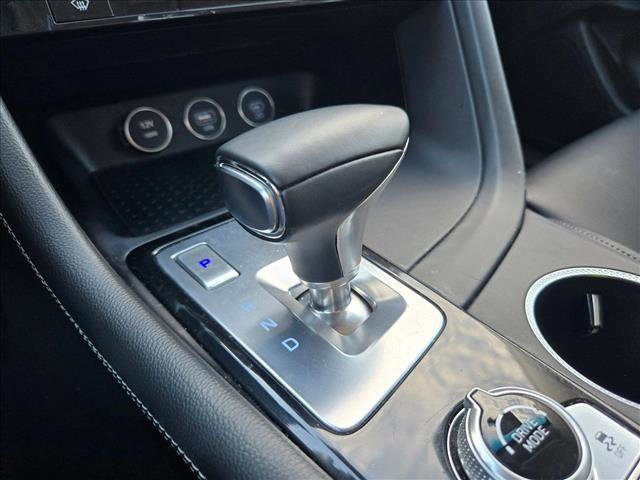 Used 2025 Genesis G70 2.5T image 17