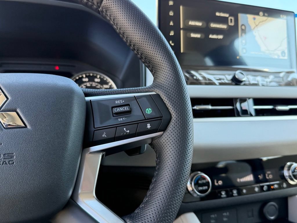 New 2026 Mitsubishi Outlander FWD image 22