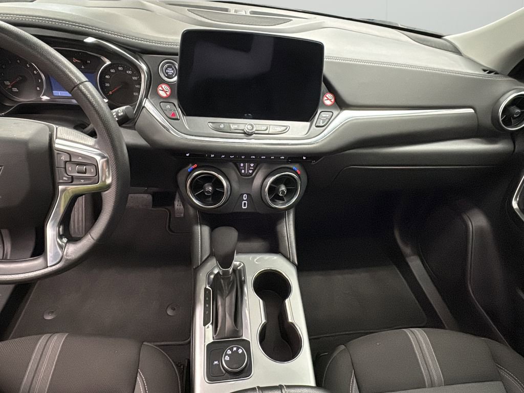 Used 2025 Chevrolet Blazer LT image 17