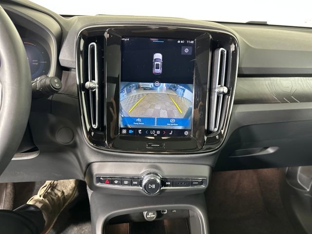 Used 2023 Volvo XC40 Recharge Ultimate image 22