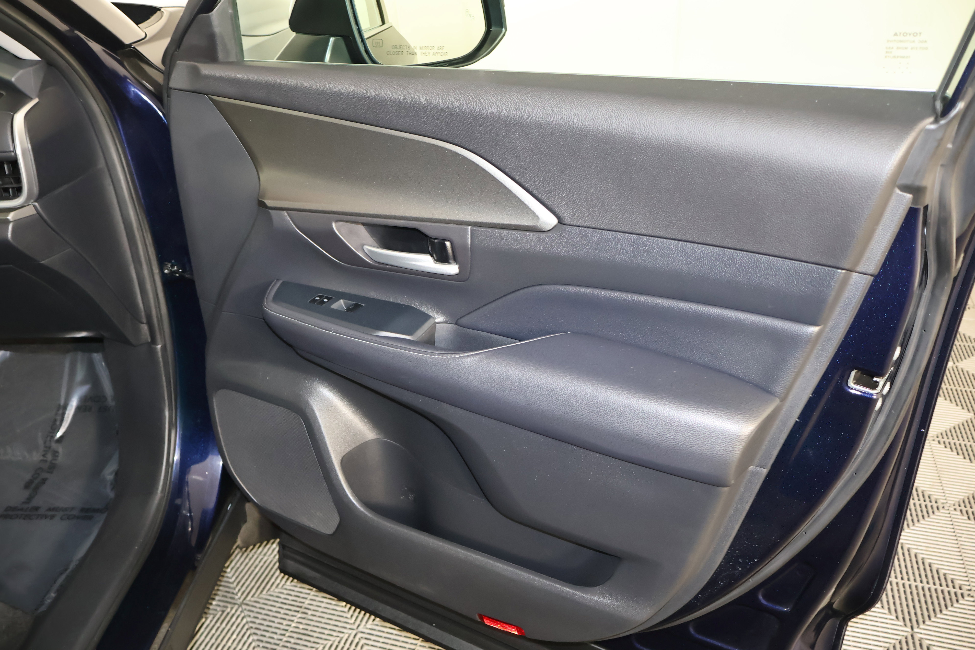 Used 2024 Toyota Grand Highlander XLE image 40