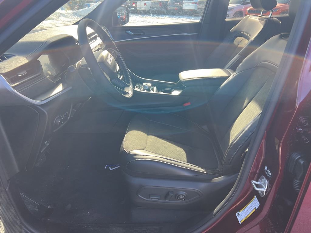 New 2026 Jeep Grand Cherokee Altitude image 23