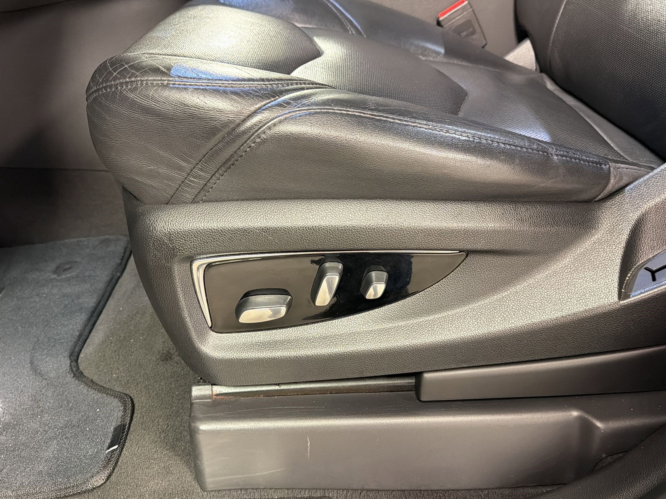 Used 2020 Cadillac Escalade ESV Luxury image 13