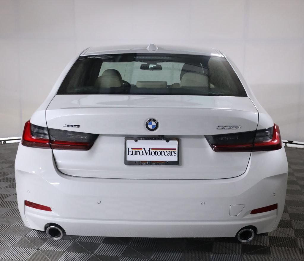 Used 2025 BMW 330i xDrive Sedan w/ Premium Package AWD/4WD image 5