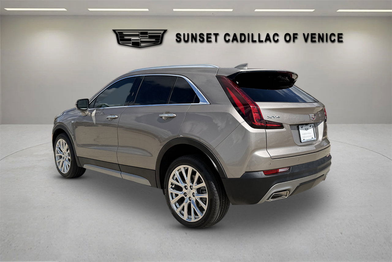 Certified 2023 Cadillac XT4 Premium Luxury w/ Enhanced Visibility Package image 5