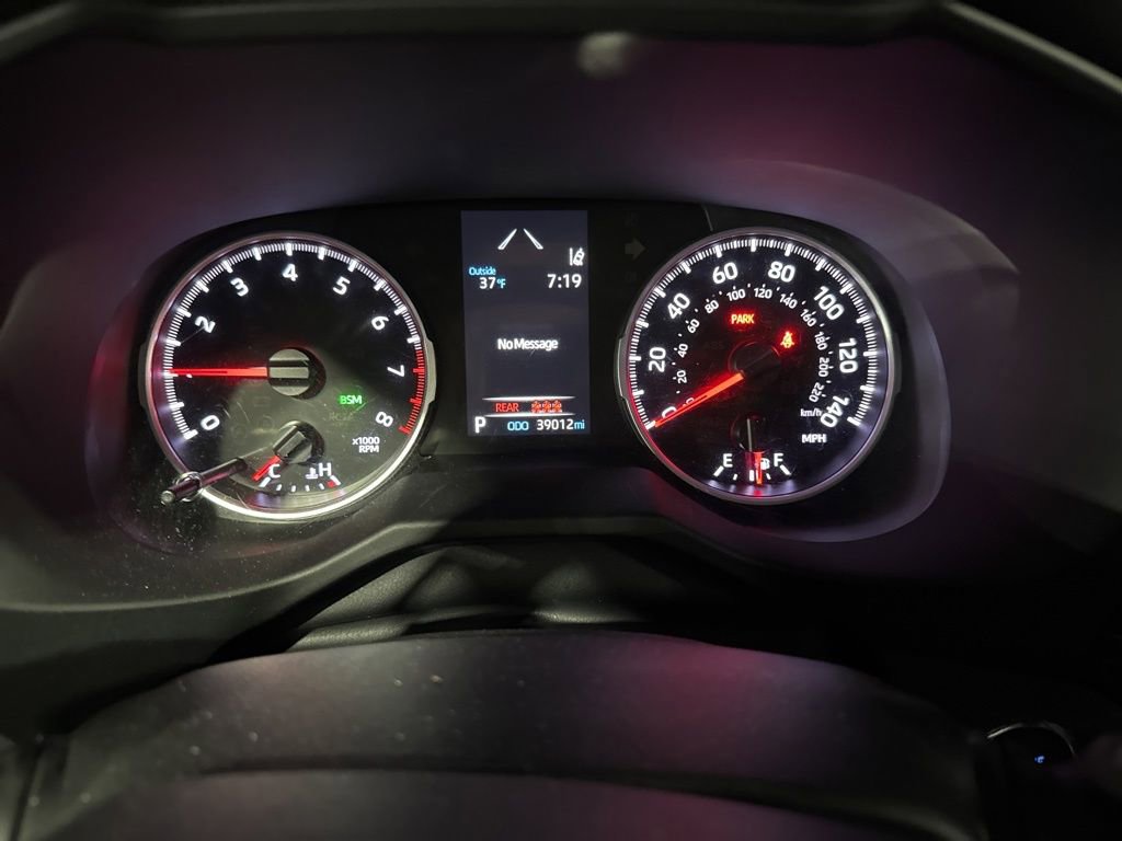 Used 2020 Toyota RAV4 XLE w/ Convenience Package image 19