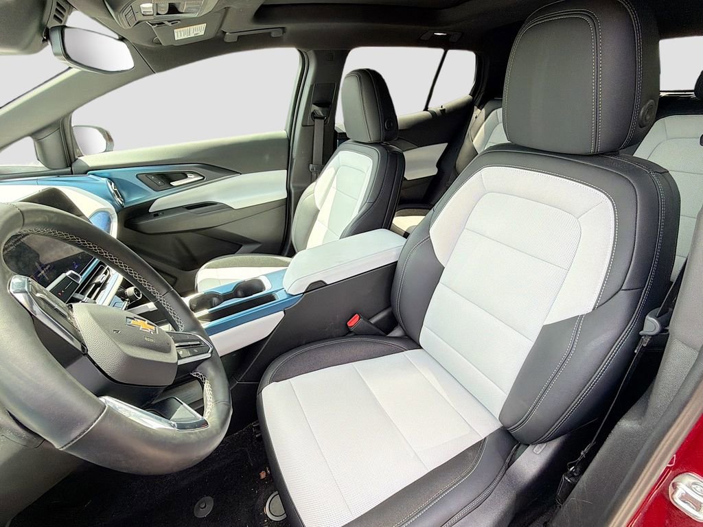Used 2025 Chevrolet Equinox EV LT w/ Convenience Package FWD image 12