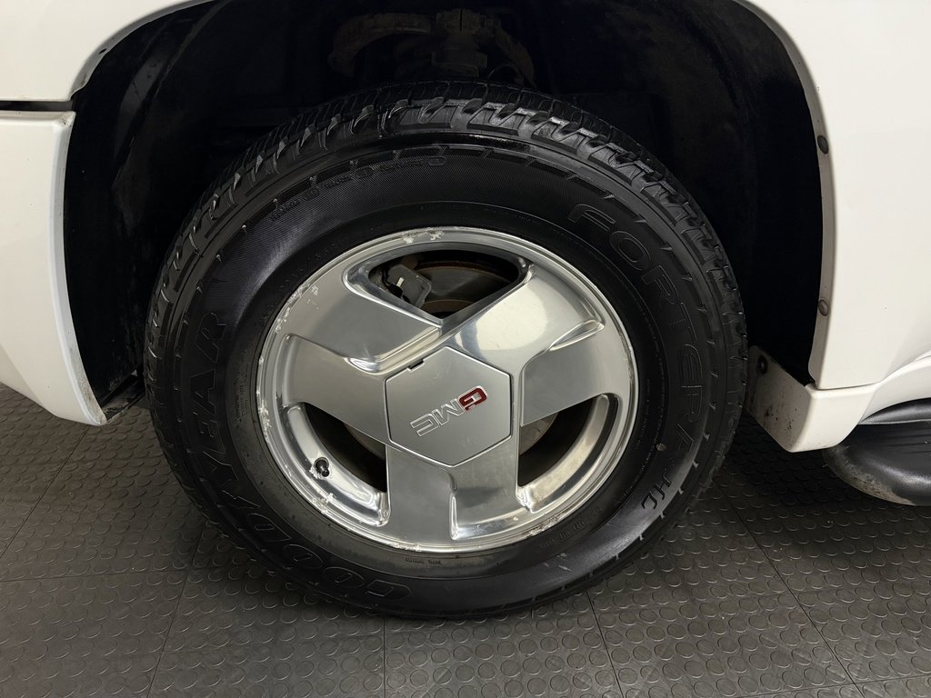 Used 2004 GMC Envoy XUV SLE w/ 1SB Preferred Equipment Group image 10