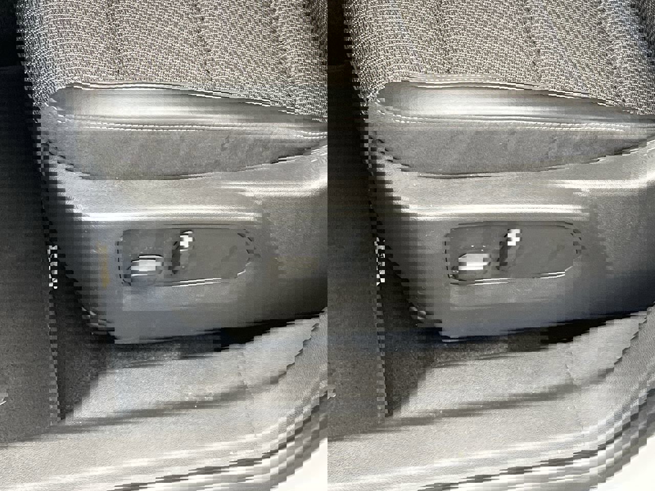 Certified 2023 Buick Envision Preferred w/ Sport Touring Package image 10