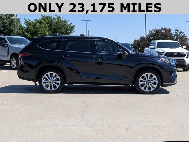 Used 2024 Toyota Highlander Limited AWD/4WD image 4