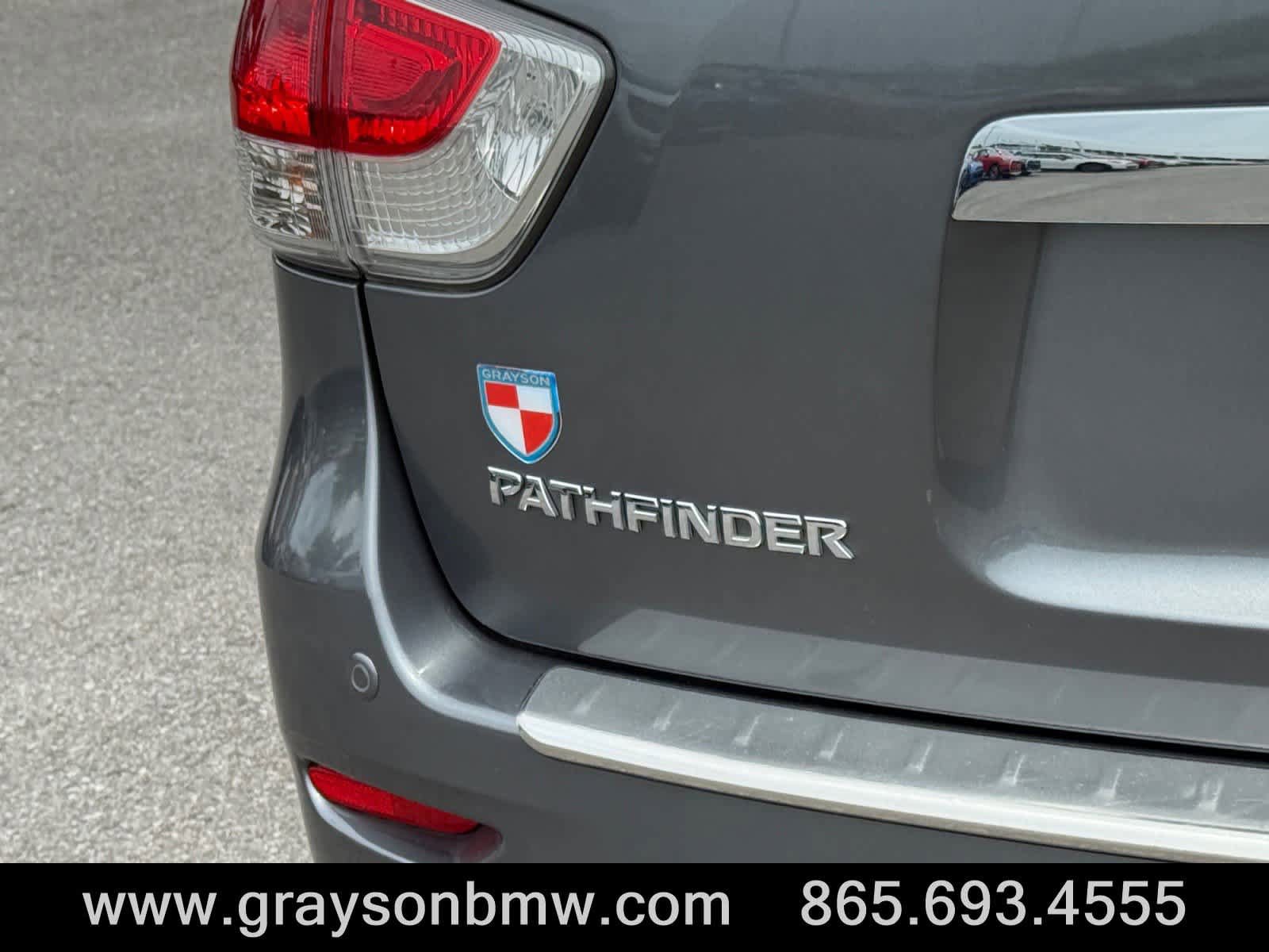Used 2015 Nissan Pathfinder Platinum AWD/4WD image 10