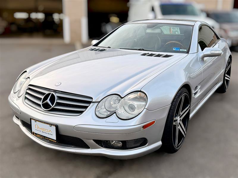 Used 2005 Mercedes-Benz SL 500 w/ AMG Sport Pkg image 2