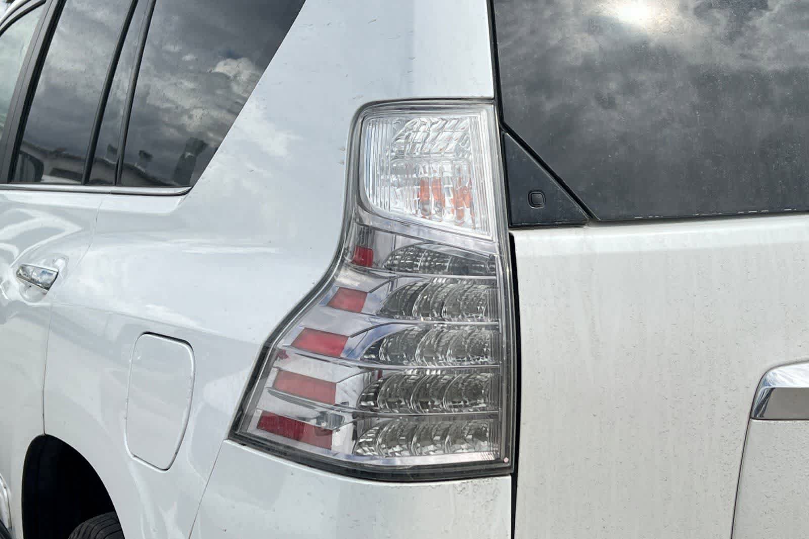 Used 2017 Lexus GX 460 w/ Navigation Package image 13