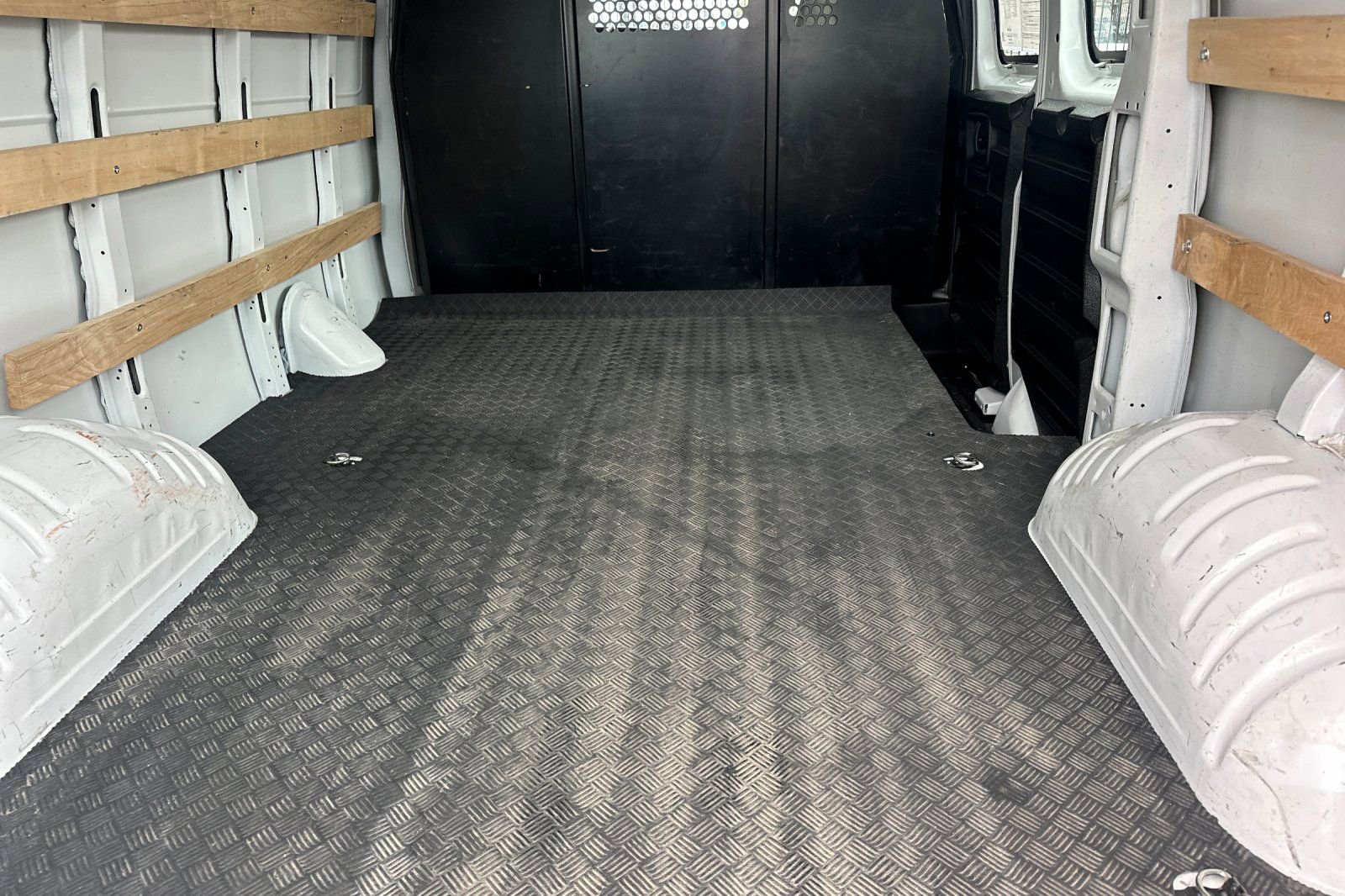 Used 2024 GMC Savana 2500 w/ Driver Convenience Package image 15