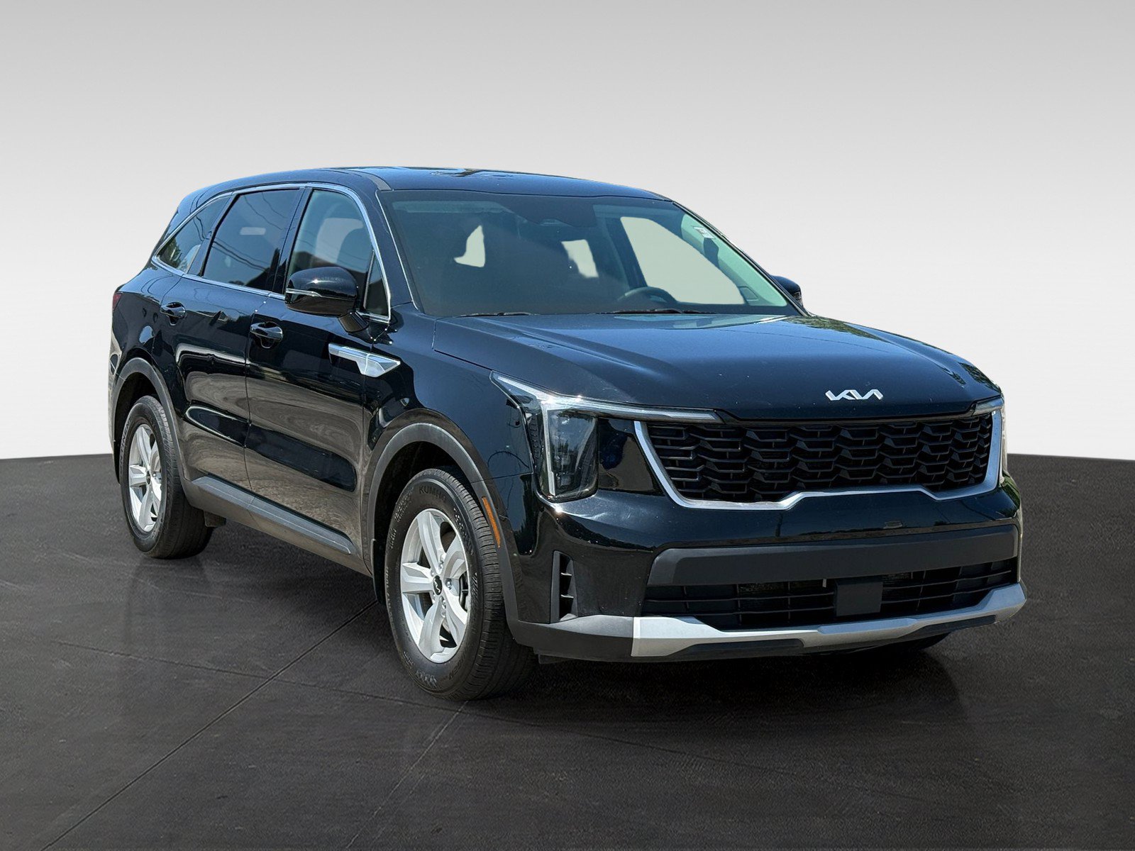 Used 2024 Kia Sorento LX FWD image 3
