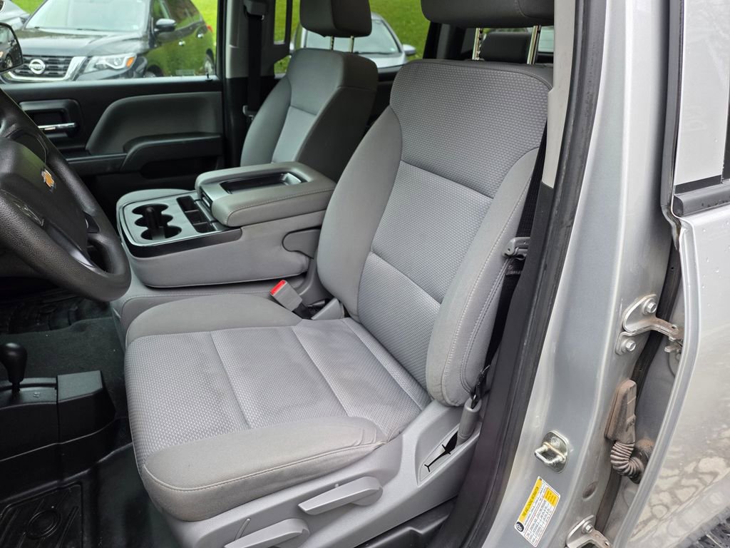 Used 2018 Chevrolet Silverado 1500 Custom w/ Custom Value Package AWD/4WD image 8