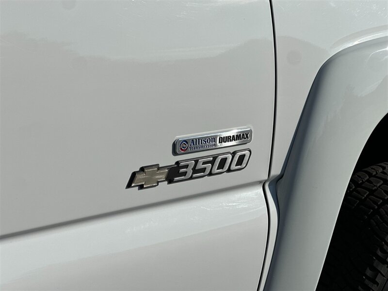 Used 2007 Chevrolet Silverado 3500 LT w/ Heavy-Duty Power Package AWD/4WD image 17