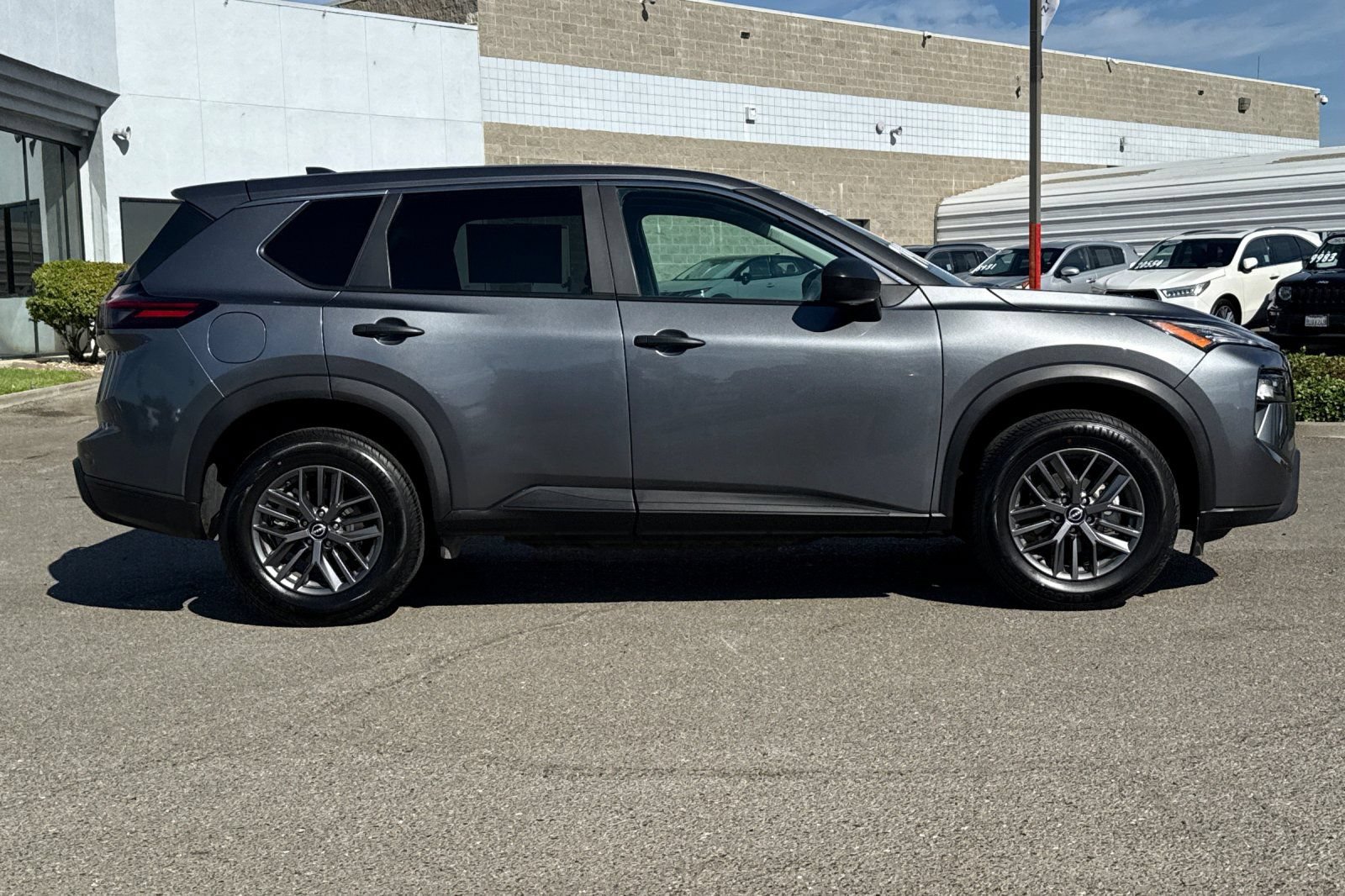Certified 2024 Nissan Rogue S FWD image 3