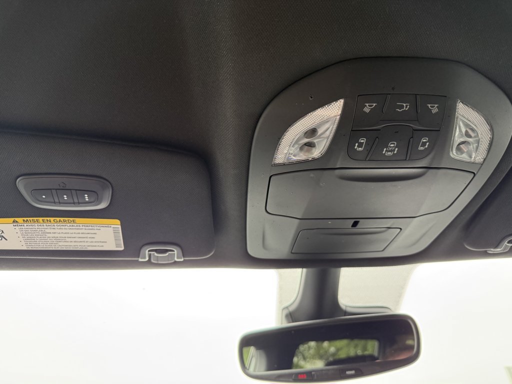 Used 2026 Chrysler Pacifica Select FWD image 31