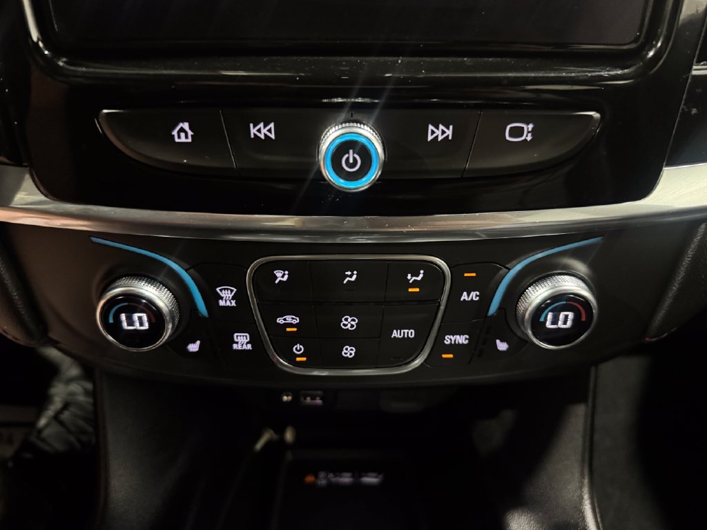 Used 2023 Chevrolet Traverse RS AWD/4WD image 34