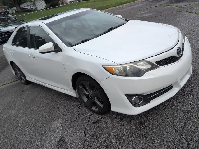 Used 2012 Toyota Camry SE FWD image 2