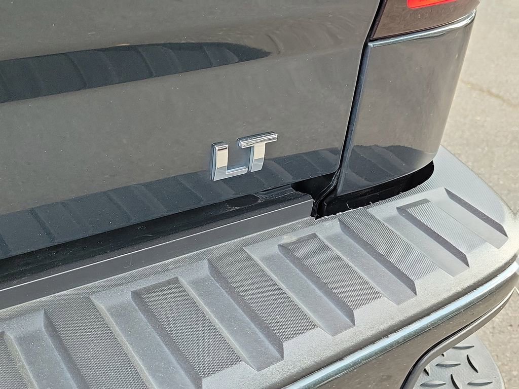 Used 2018 Chevrolet Silverado 1500 LT w/ All Star Edition AWD/4WD image 9