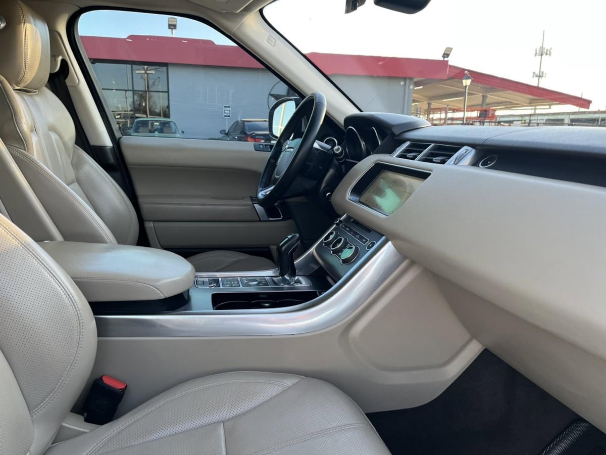 Used 2017 Land Rover Range Rover Sport HSE AWD/4WD image 37