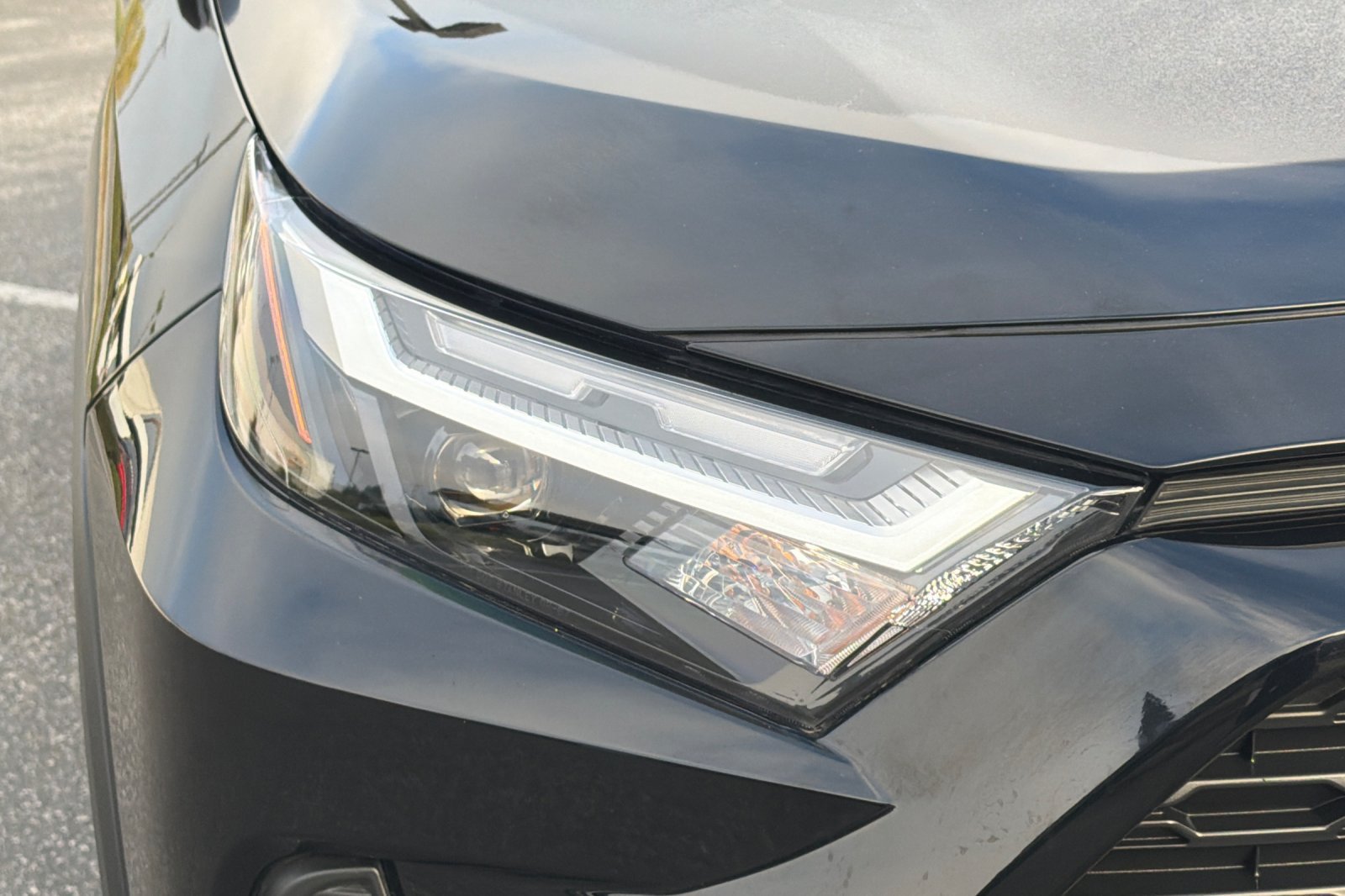 Used 2025 Toyota RAV4 LE AWD/4WD image 37
