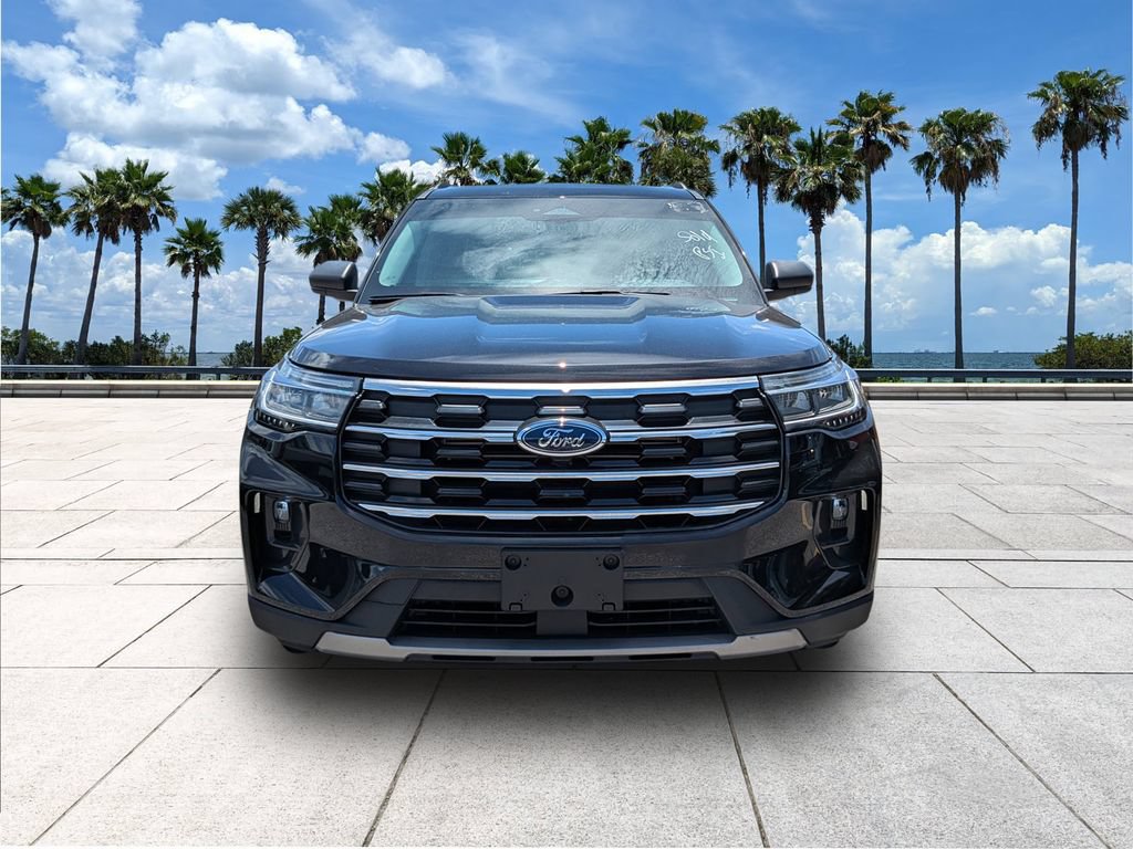 Used 2026 Ford Explorer Active w/ Active Comfort Package RWD image 2