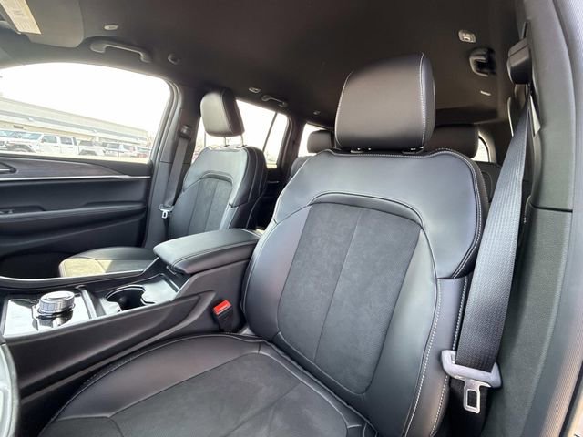 New 2026 Jeep Grand Cherokee Laredo image 6