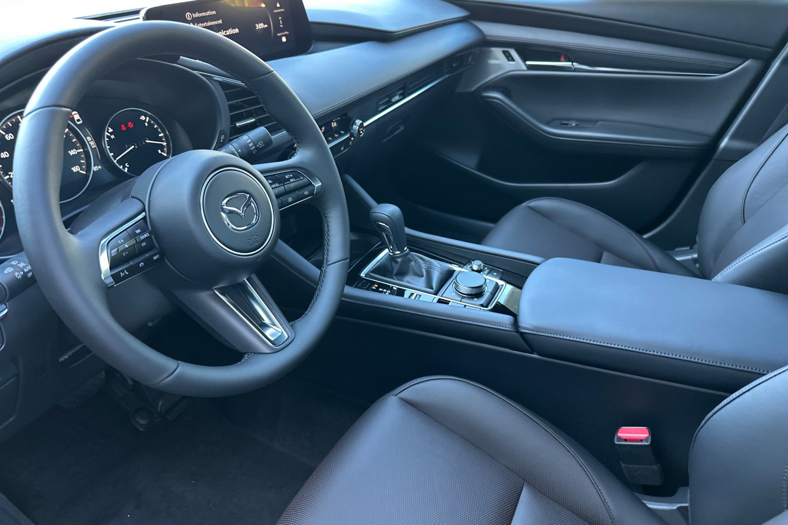 New 2026 MAZDA MAZDA3 Hatchback w/Premium Plus Pkg image 10