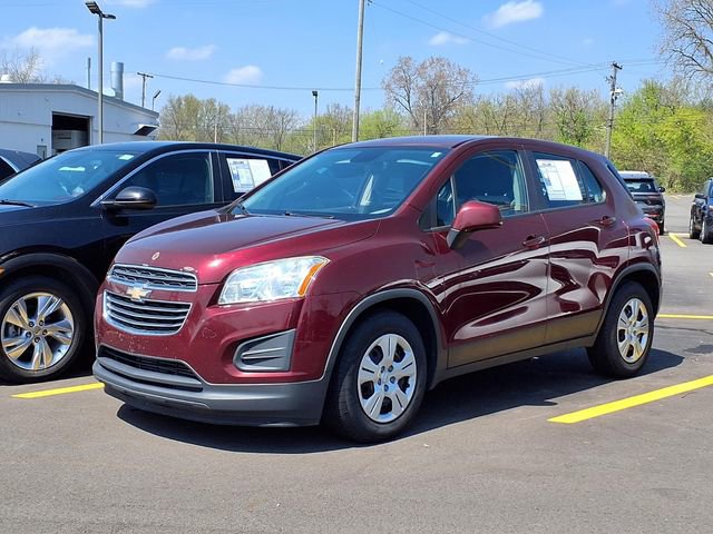 Used 2016 Chevrolet Trax LS w/ LPO, Cargo Package FWD image 1