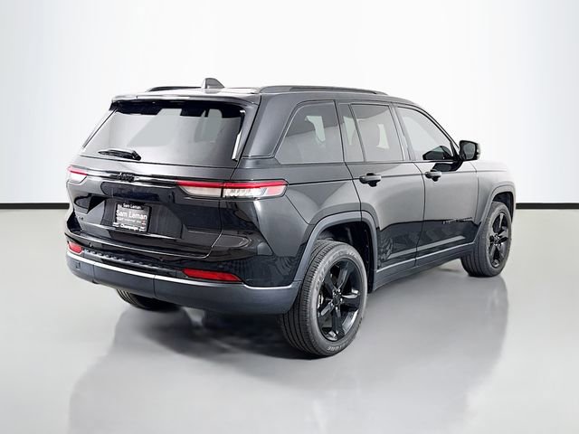 Used 2023 Jeep Grand Cherokee Altitude image 7