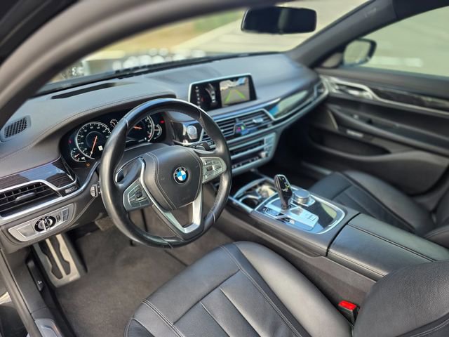 Used 2018 BMW 740i RWD image 33