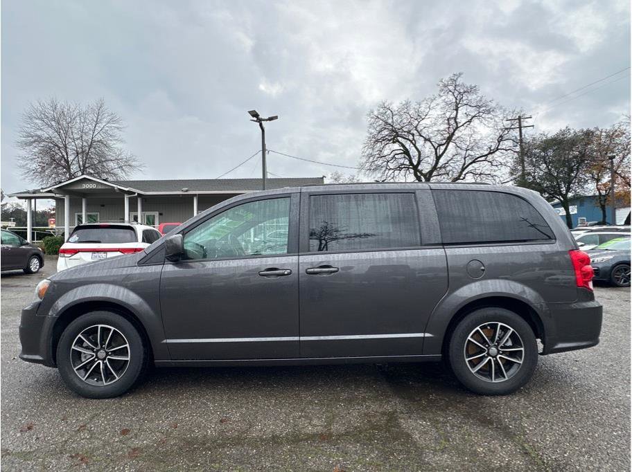Used 2019 Dodge Grand Caravan GT image 4
