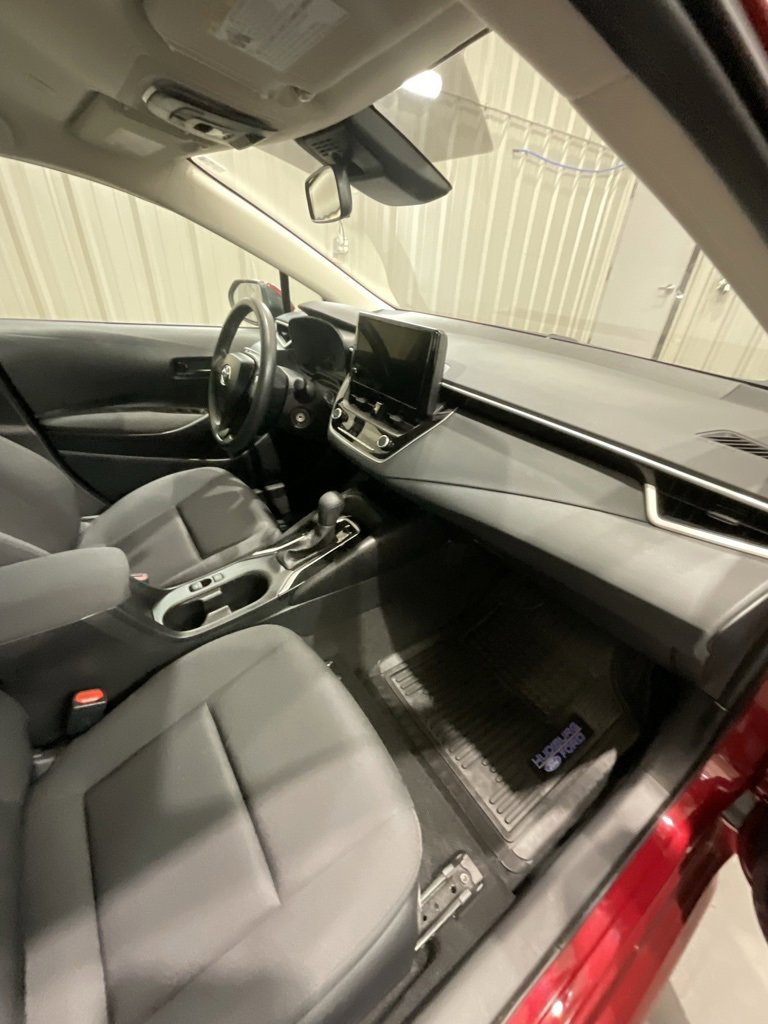 Used 2025 Toyota Corolla LE image 14