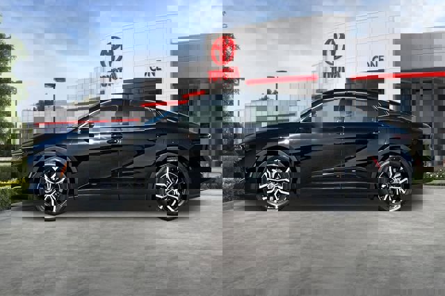 Used 2024 Toyota Crown Limited image 9