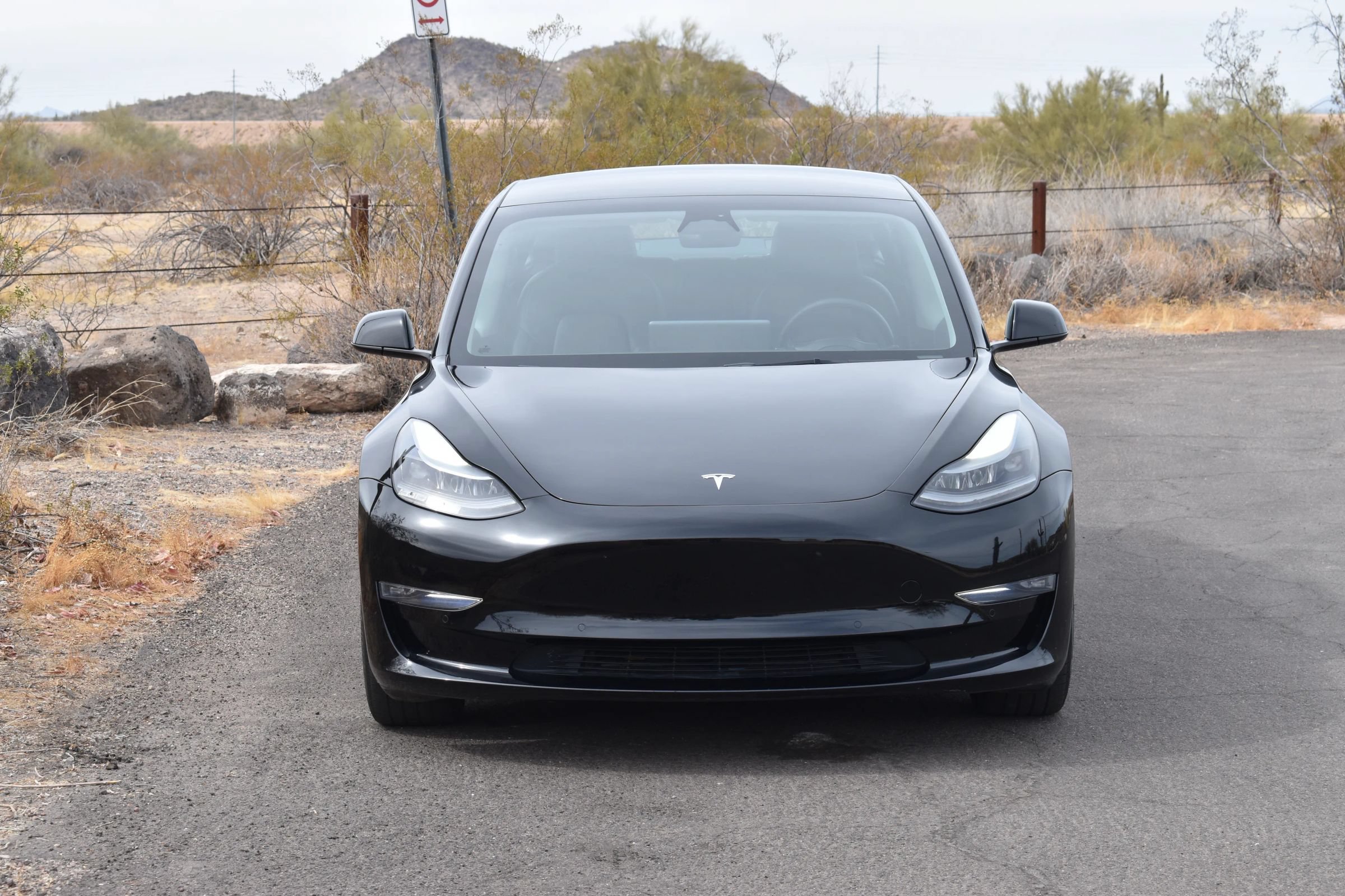 Used 2022 Tesla Model 3 Standard Range RWD image 2