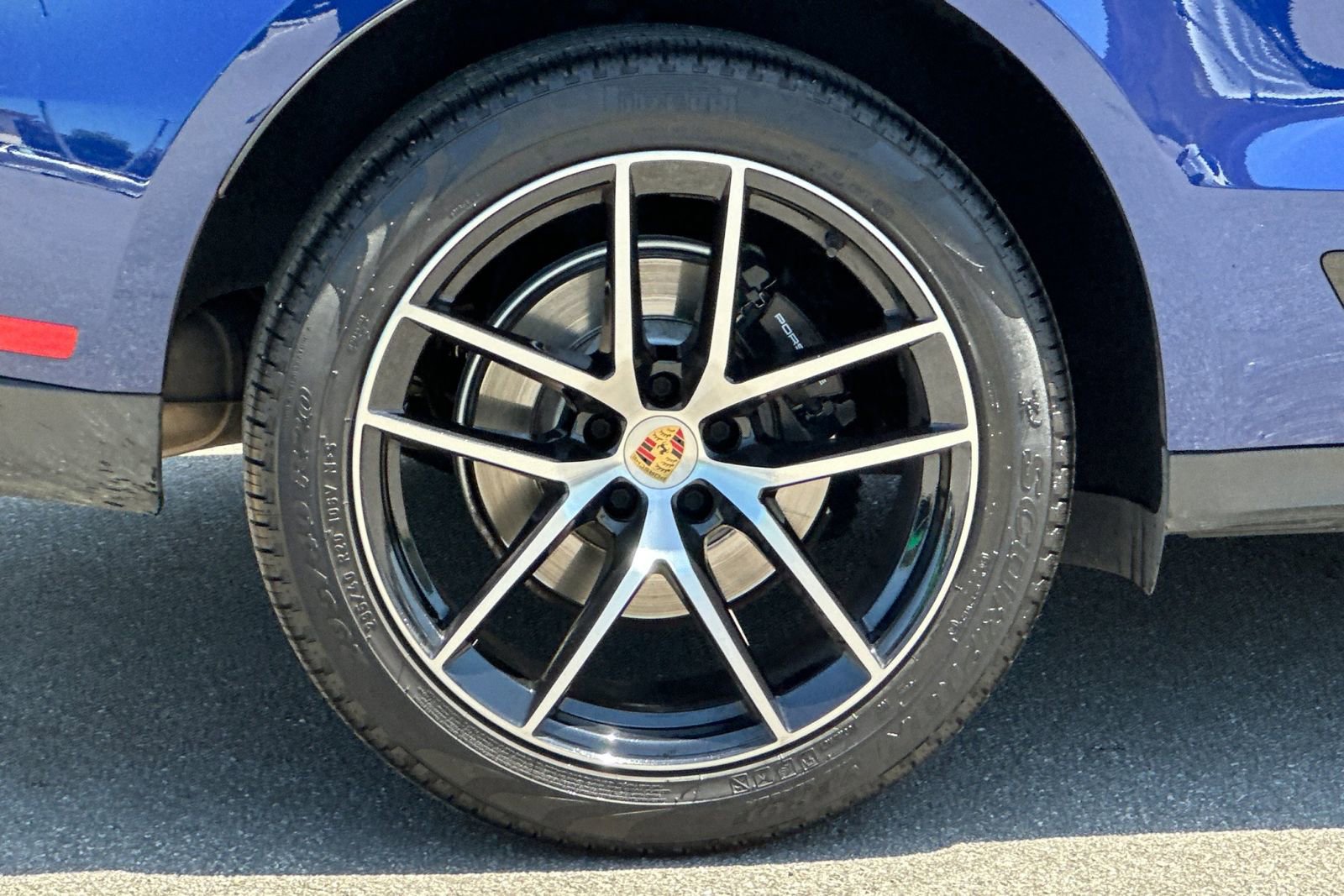 Used 2024 Porsche Macan AWD/4WD image 43