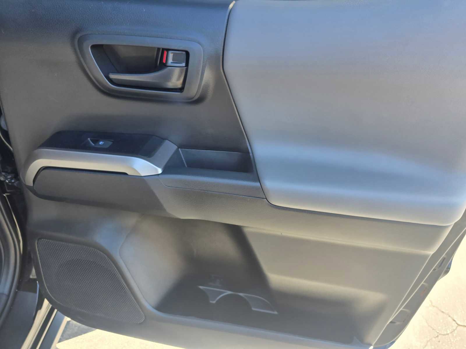 Used 2023 Toyota Tacoma SR5 AWD/4WD image 13